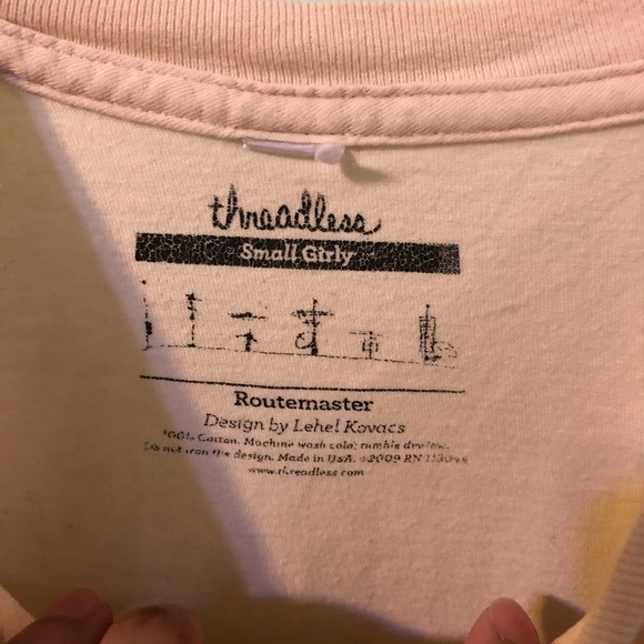 🧚🏽‍♀️3/$15 London Bus T-Shirt - Picture 3 of 3